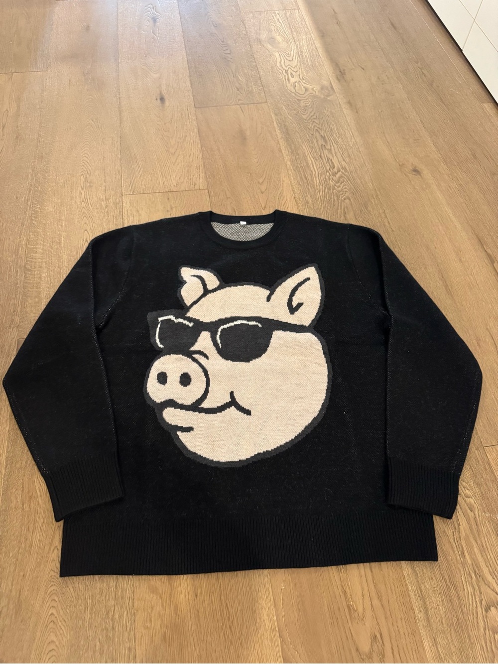 Black Men’s Pig-Graphic Crewneck Sweater - Classic Casual